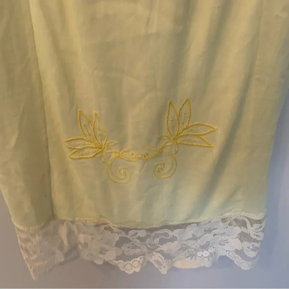 Vintage Primstyle Yellow Embroidered Chemise Lace - Picture 4 of 8